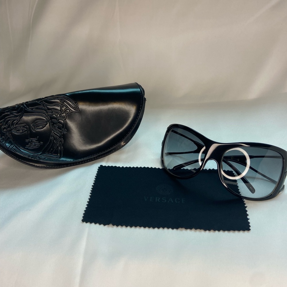 Versace Women’s Black Sunglasses MOD 4086 278/11